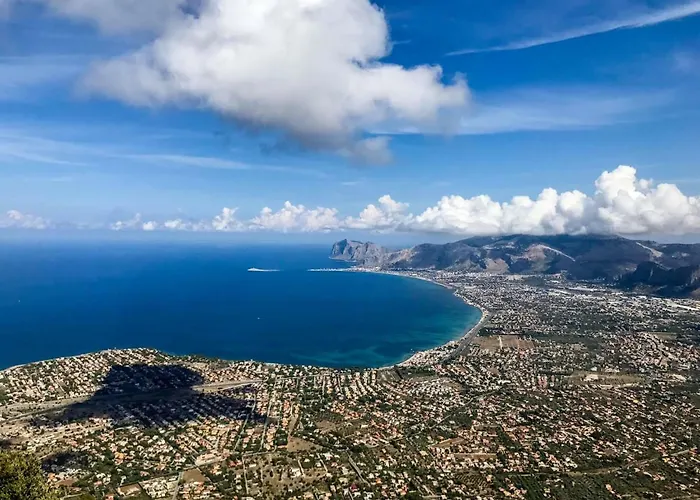 Le Tre Rose בית הארחה