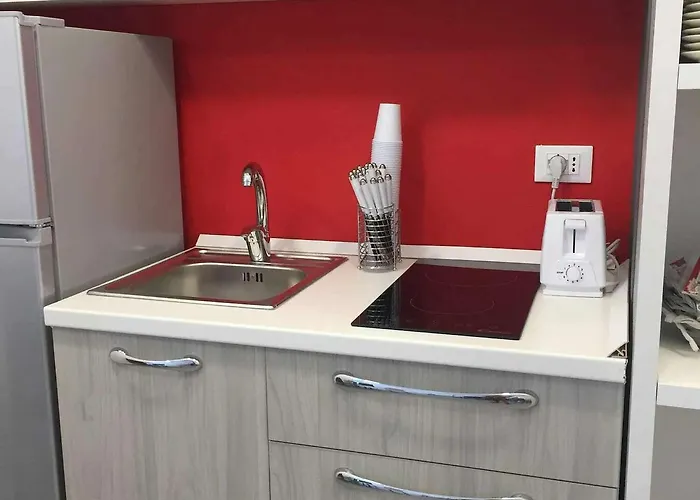 Le Tre Rose בית הארחה טראסיני