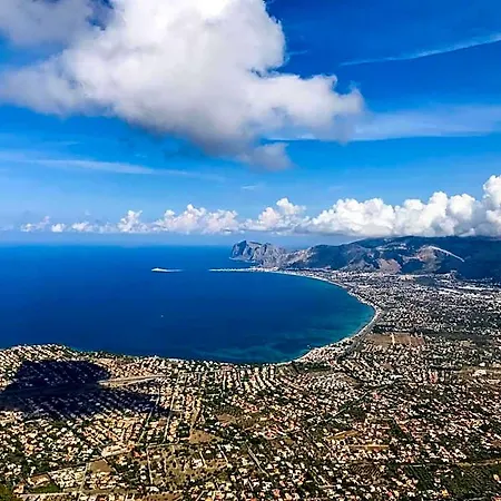 Le Tre Rose Gæstehus Terrasini